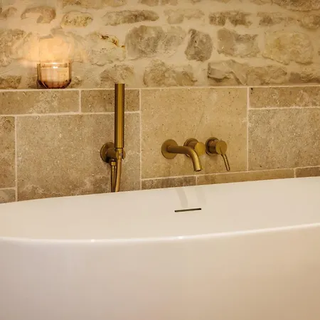 D'exception, Clim & Piscine Chauffee فيلة لا روشيل